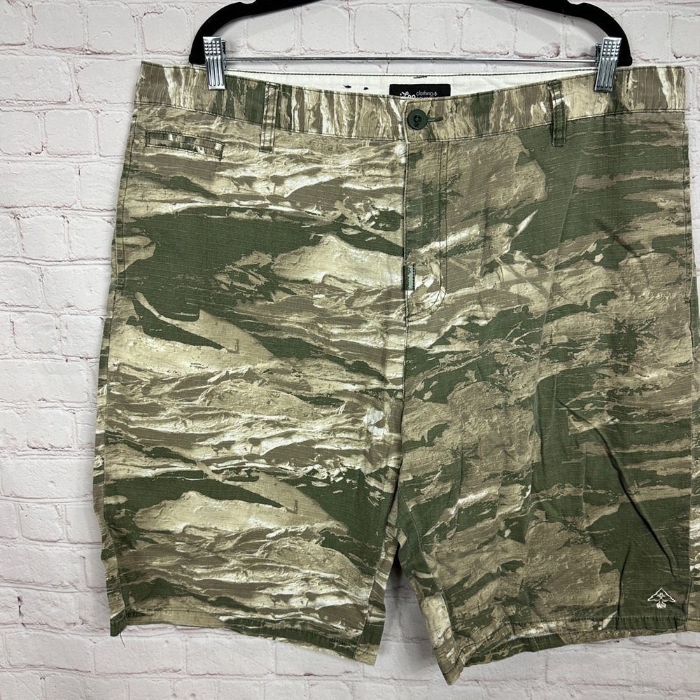 LRG Men's Camo Rip Stop flat front shorts, sz 42 100% cotton‎ outdoor casual